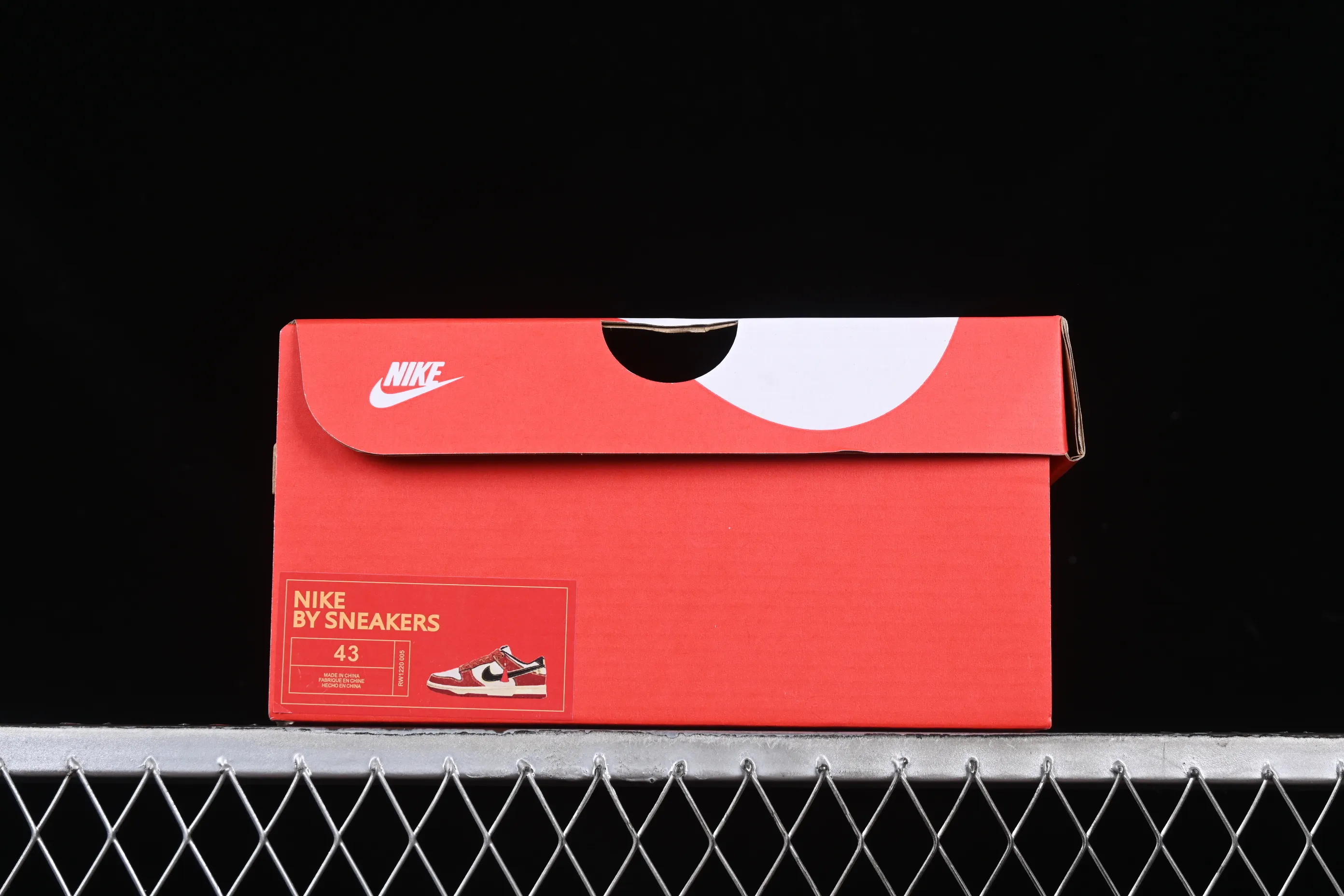 All categories Nk SB Dunk Series Nk SB Dunk Low Low-top sneakers Nk SB Dunk Low Chinese New Year Festive Red Anniversary high-end customization Low-top casual sneakers RW1220-005